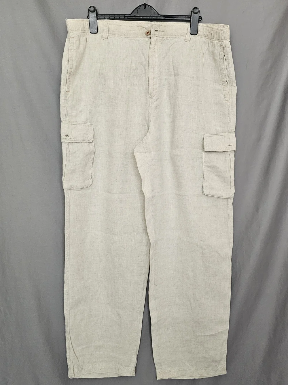 Tommy Bahama Vintage   Linen Beige Cargo Pants with Side Utility Pockets . Large